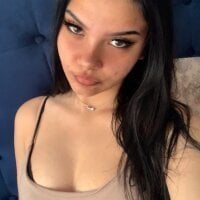 Selena_y