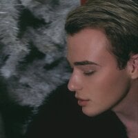 Kristenegor webcam model