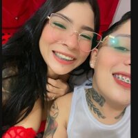 Model extreme_couple18