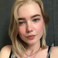 Crystalxx fully nude on webcam for live porn video chat