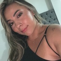 Zara_Nova webcam model
