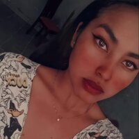 young_dirty7's Offline Chat Room