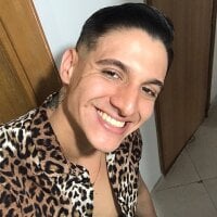 Leandro_and_Alexa's Offline Chat Room
