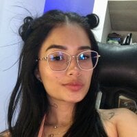 Julie_th1