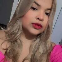 mia_moons1 webcam