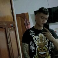 DubanColombiano1's Offline Chat Room