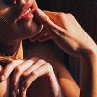 diamondli Adlı Modelin Çevrimdışı Sohbet Odası