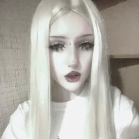 kris_tinika webcam model