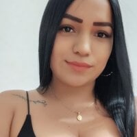 Laura_150's Offline Chat Room