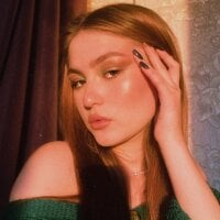 strawberry_eva's Offline Chat Room