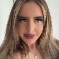 Holly-Glamour
