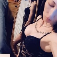 topless24britt's Offline Chat Room