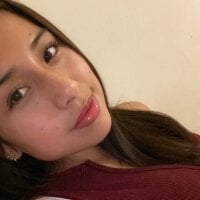 Lealux0 webcam model