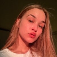 EllaWesst's Offline Chat Room