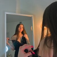 AmyLune webcam model