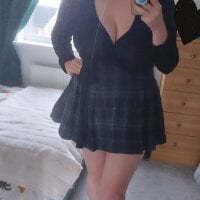 bustybenx_36gg's Offline Chat Room