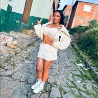 Bambyhotxtx's Offline Chat Room