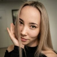 LolaKeyser webcam model