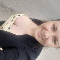 Elya_Hotdream's Offline Chat Room