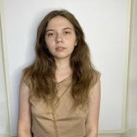 AngellinaChic's Offline Chat Room