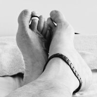 FeetpppigLive Webcam