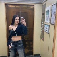 DreamyDiva webcam model