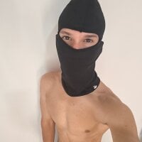 Danielraz webcam model