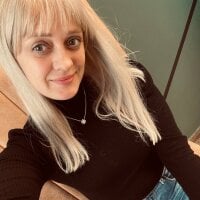 Kira_Miler webcam model