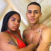 Martin_and_Janna Adlı Modelin Çevrimdışı Sohbet Odası