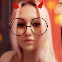 BellaPinkPin's Offline Chat Room