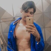 Anthony5520@xh's Offline Chat Room