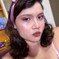 18_girl webcam model