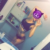 twiStedTeyah's Offline Chat Room