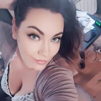 Mia__Fox's Offline Chat Room