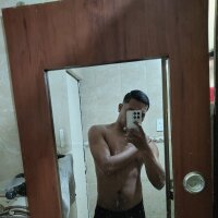 SENSUAL-BRUNETT webcam