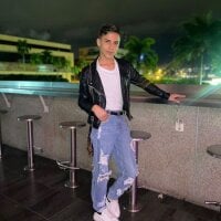 mike_doggy_'s Offline Chat Room