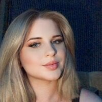 strawberries_20's Offline Chat Room