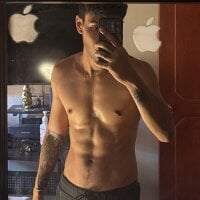 Dominanthick model avatar