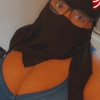 Submissive_muslim's Offline Chat Room