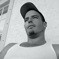 Datsexyguy's Offline Chat Room