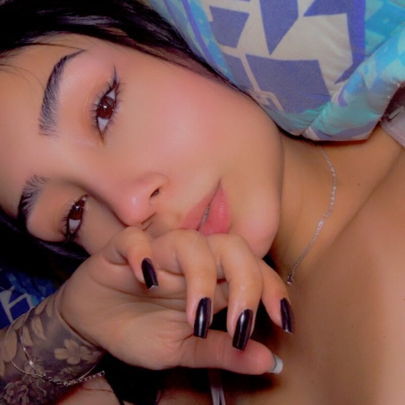 emily_campbell_'s Stripchat show and profile