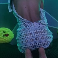 sofia_rodriguez05's Offline Chat Room