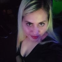Mia_queenOfBlowjob webcam