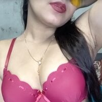 Shanaya_Hotty webcam