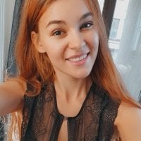 playful_medeea_ Adlı Modelin Çevrimdışı Sohbet Odası