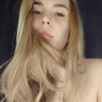 ElllaNuar webcam