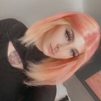 strawberrytitties' Offline Chat Room