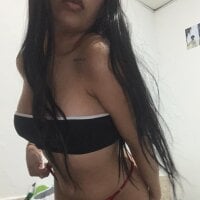 Kira_o webcam model