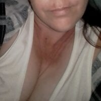 TwiStedSis28's Offline Chat Room