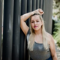 _mia_foster's Offline Chat Room